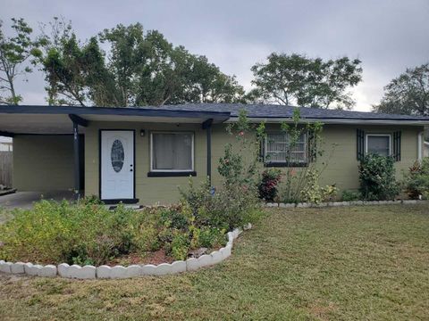 A home in WINTER HAVEN