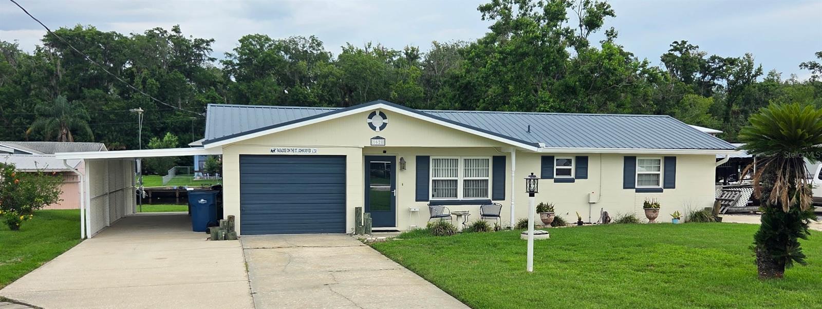 1628 PARADISE LANE