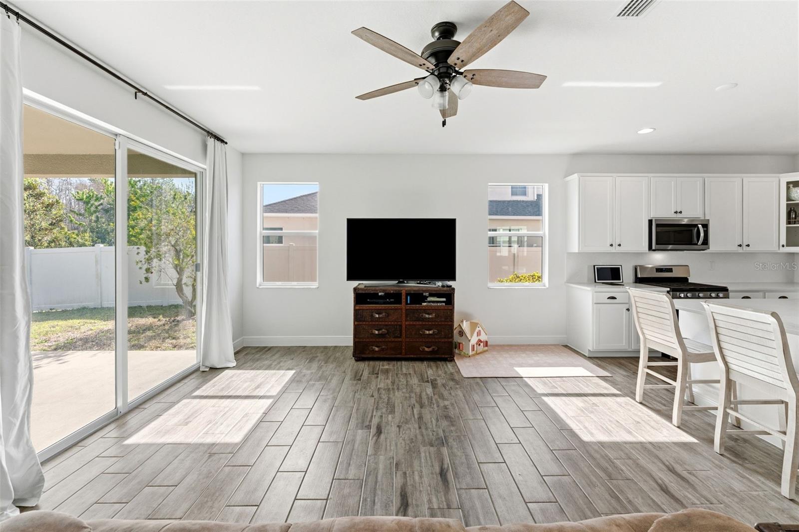 LAKESHORE RANCH PH I - Residential