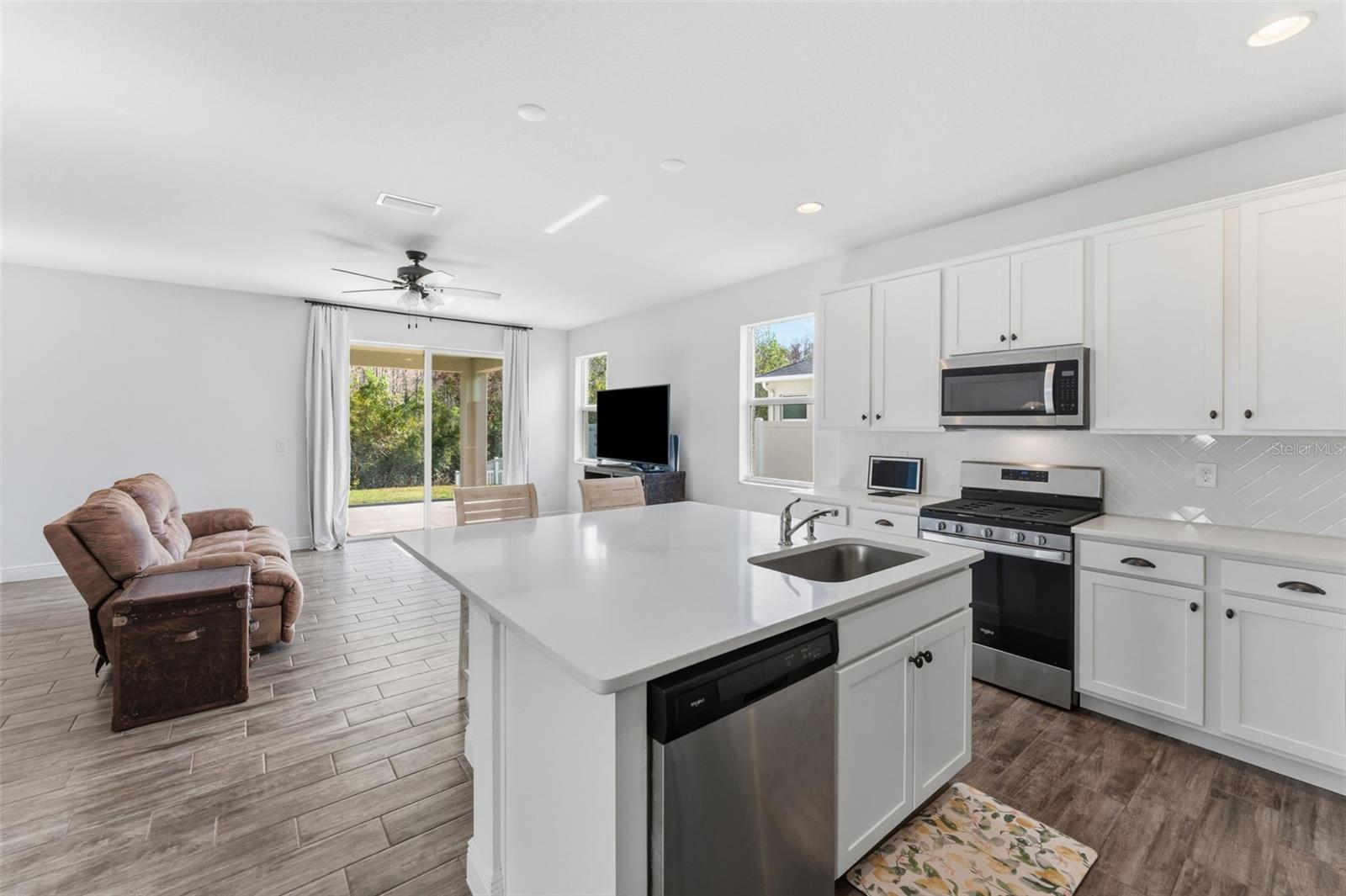 LAKESHORE RANCH PH I - Residential