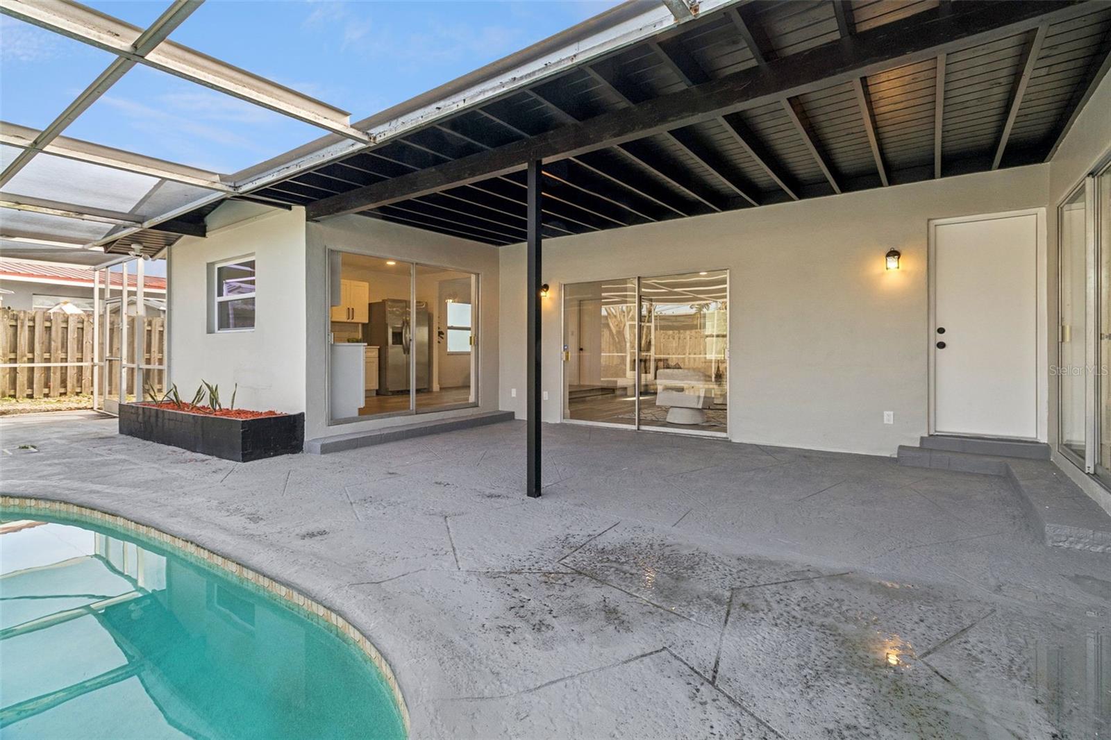 GATEWAY UNIT 01 - Residential