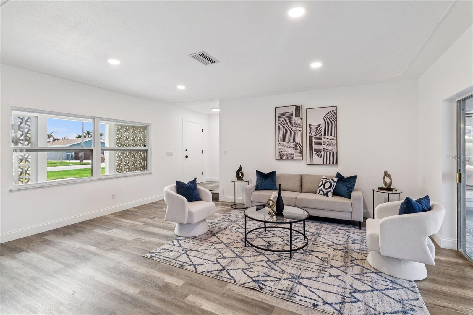 GATEWAY UNIT 01 - Residential