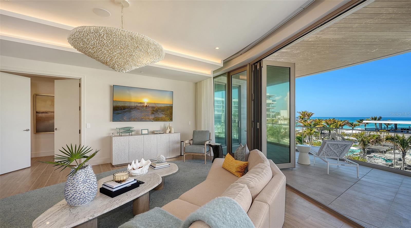 1561 GULF OF MEXICO DRIVE 304