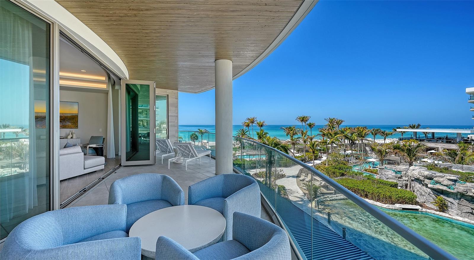 1561 GULF OF MEXICO DRIVE 304