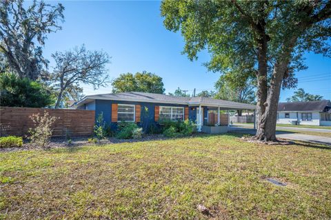 A home in LAKELAND