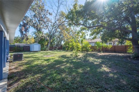 A home in LAKELAND