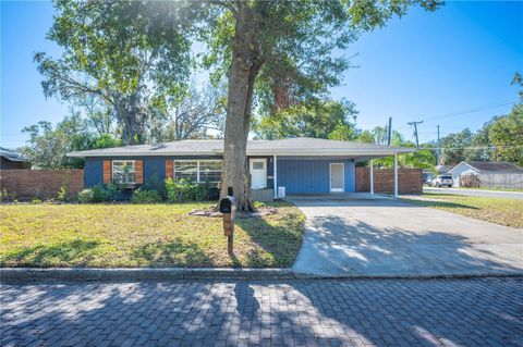 A home in LAKELAND