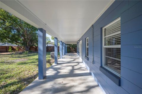 A home in LAKELAND