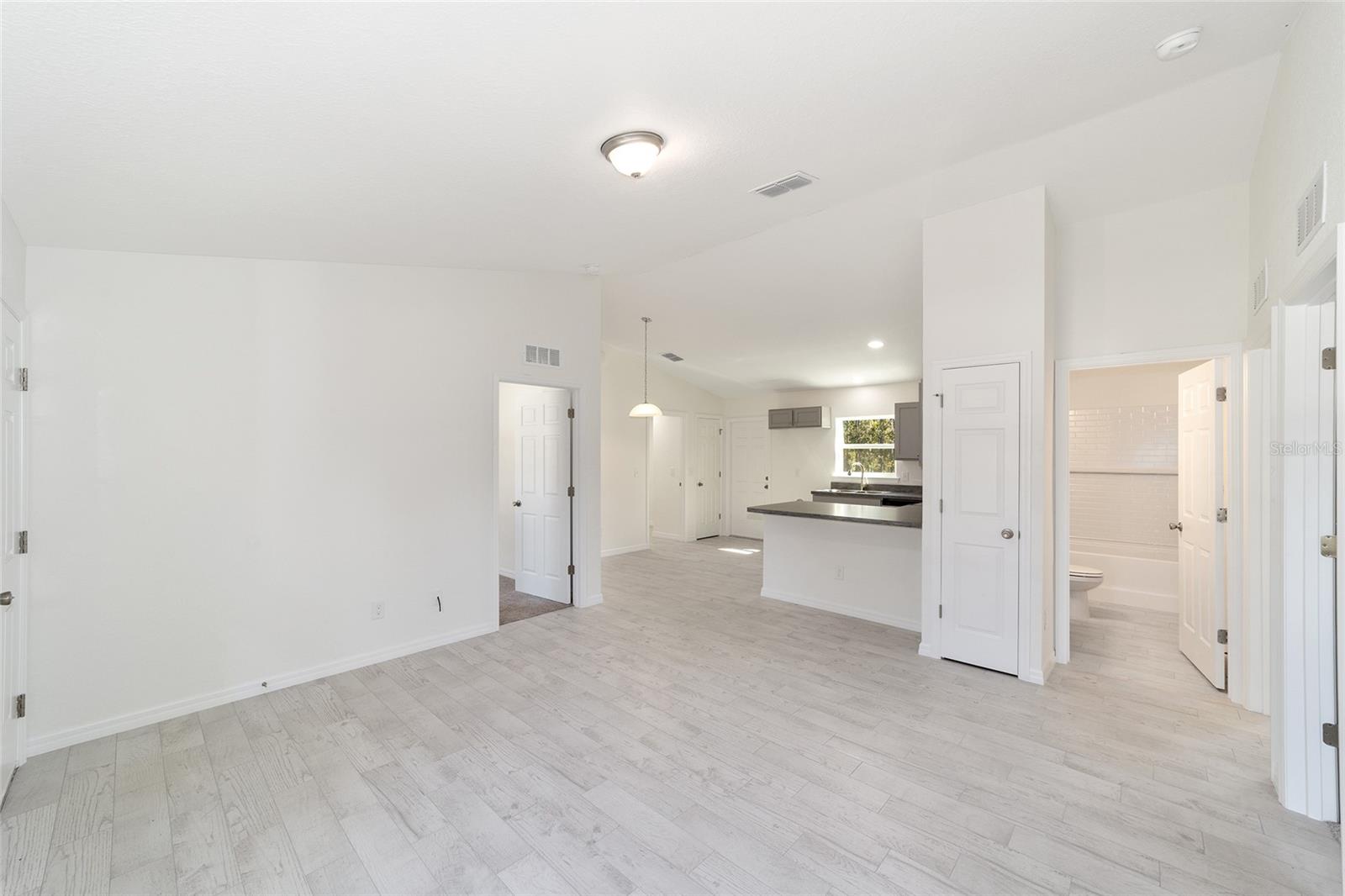 RAINBOW LAKES ESTATE - Residential