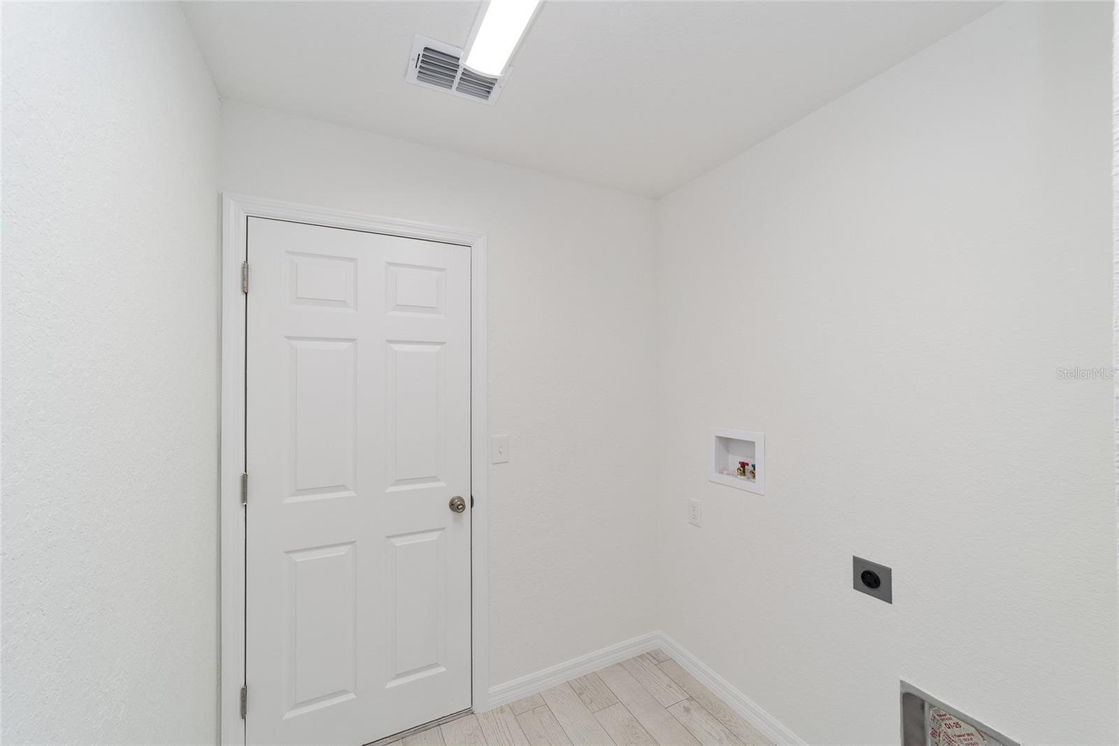 RAINBOW LAKES ESTATE - Residential