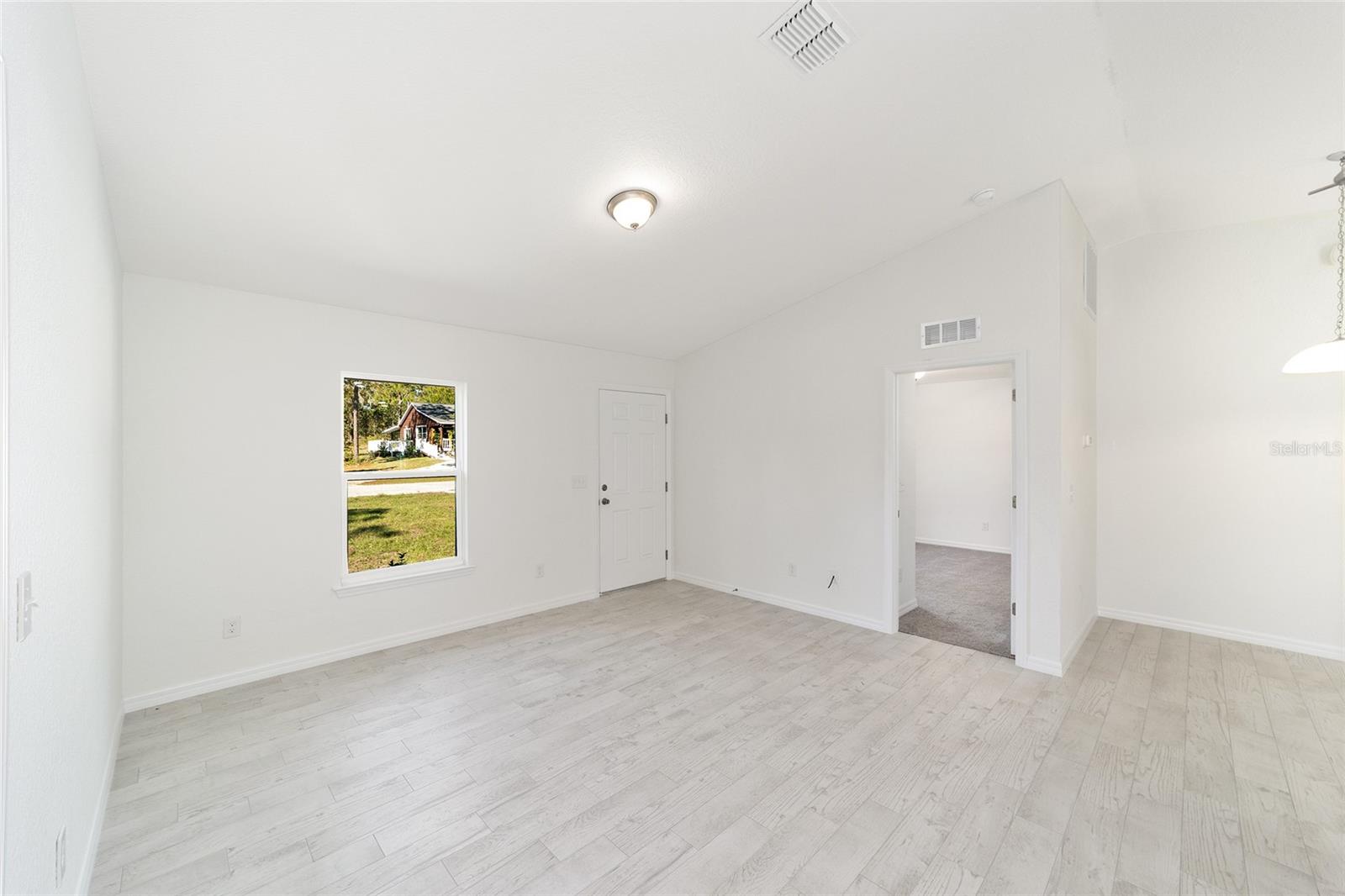 RAINBOW LAKES ESTATE - Residential