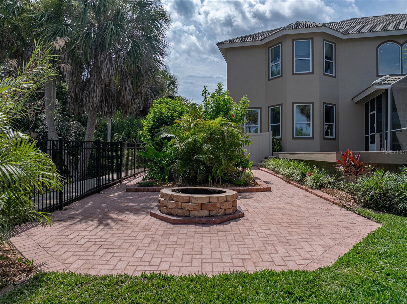 RIVERHAVEN VILLAGE - Residential