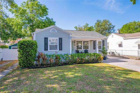 Photo of 812 W Coral Street, Tampa, FL 33602 (MLS # TB8498316)