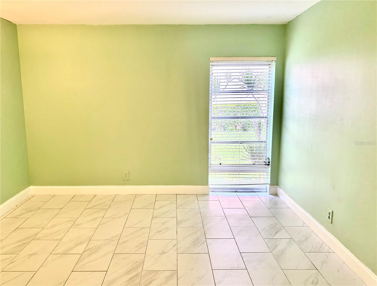 GOLFS EDGE F - Residential