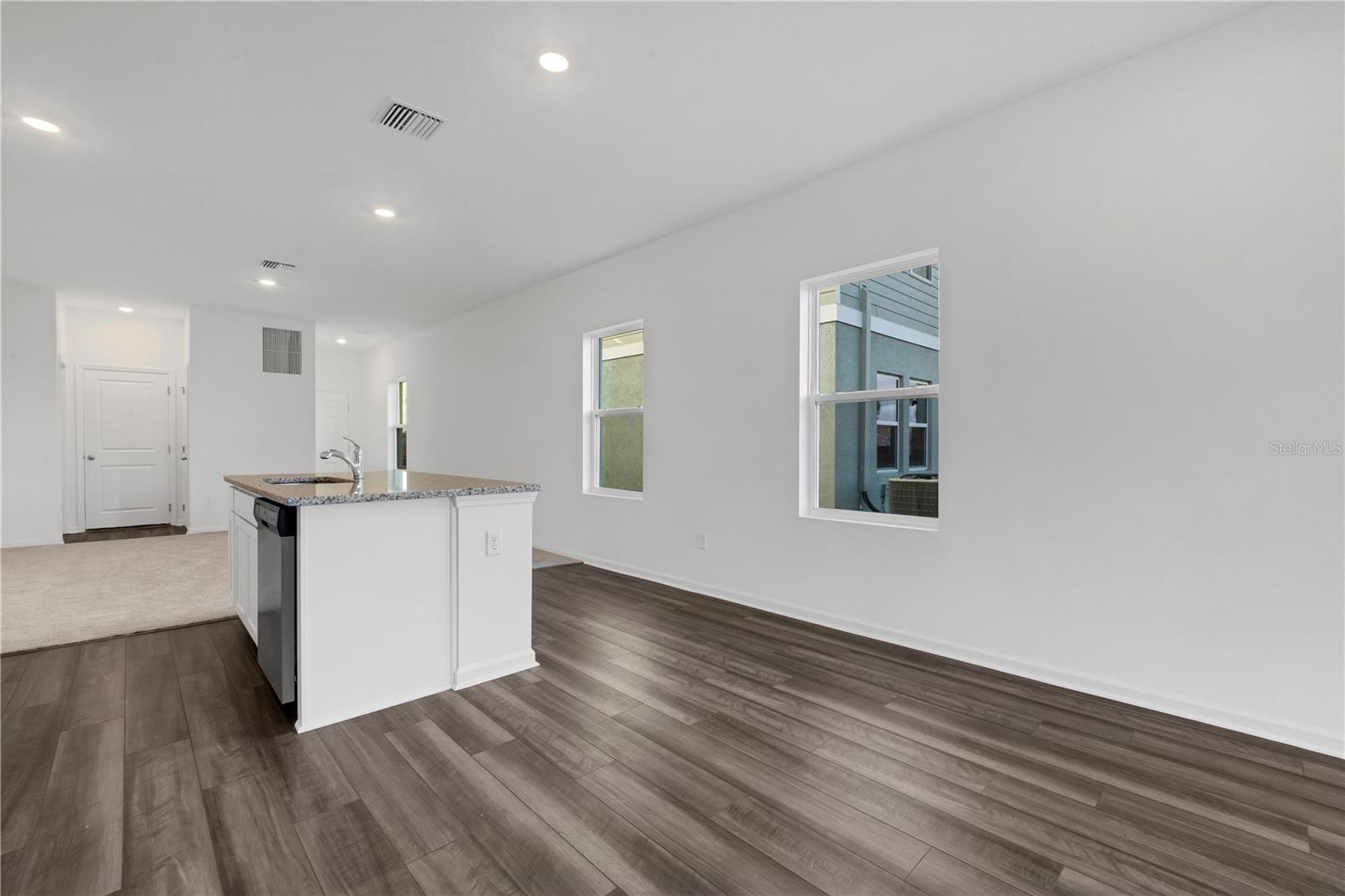 HIDDEN CREEK - Residential