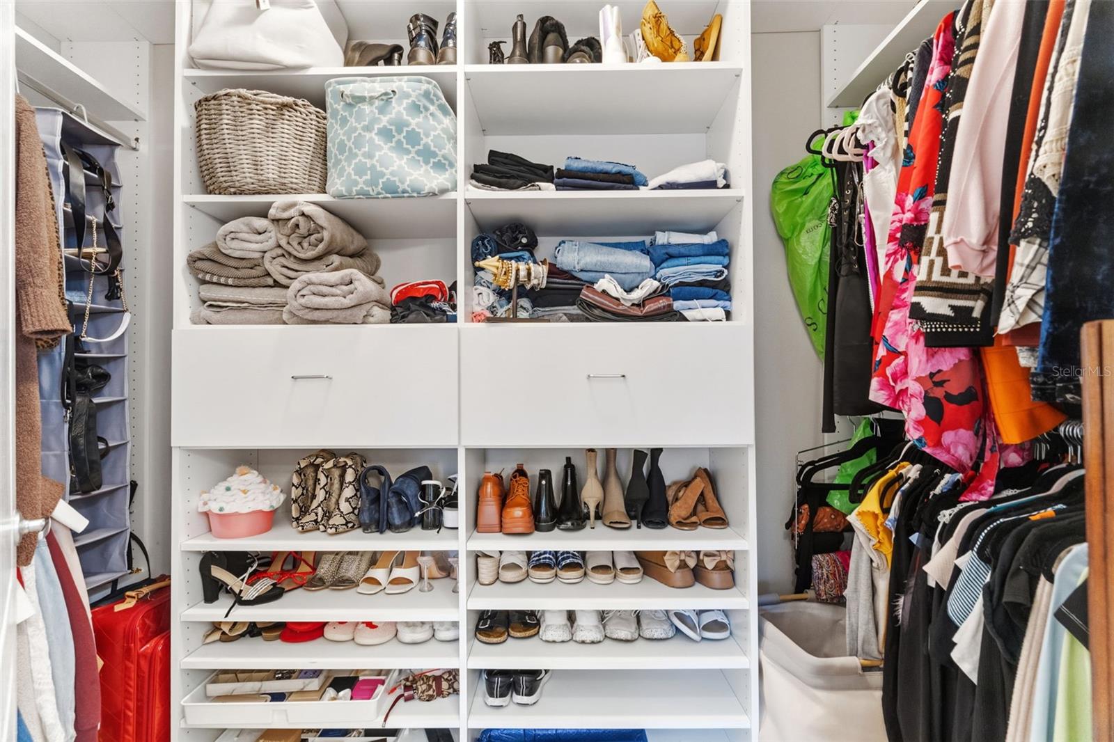 SUNSET BAY TWNHMS - Residential