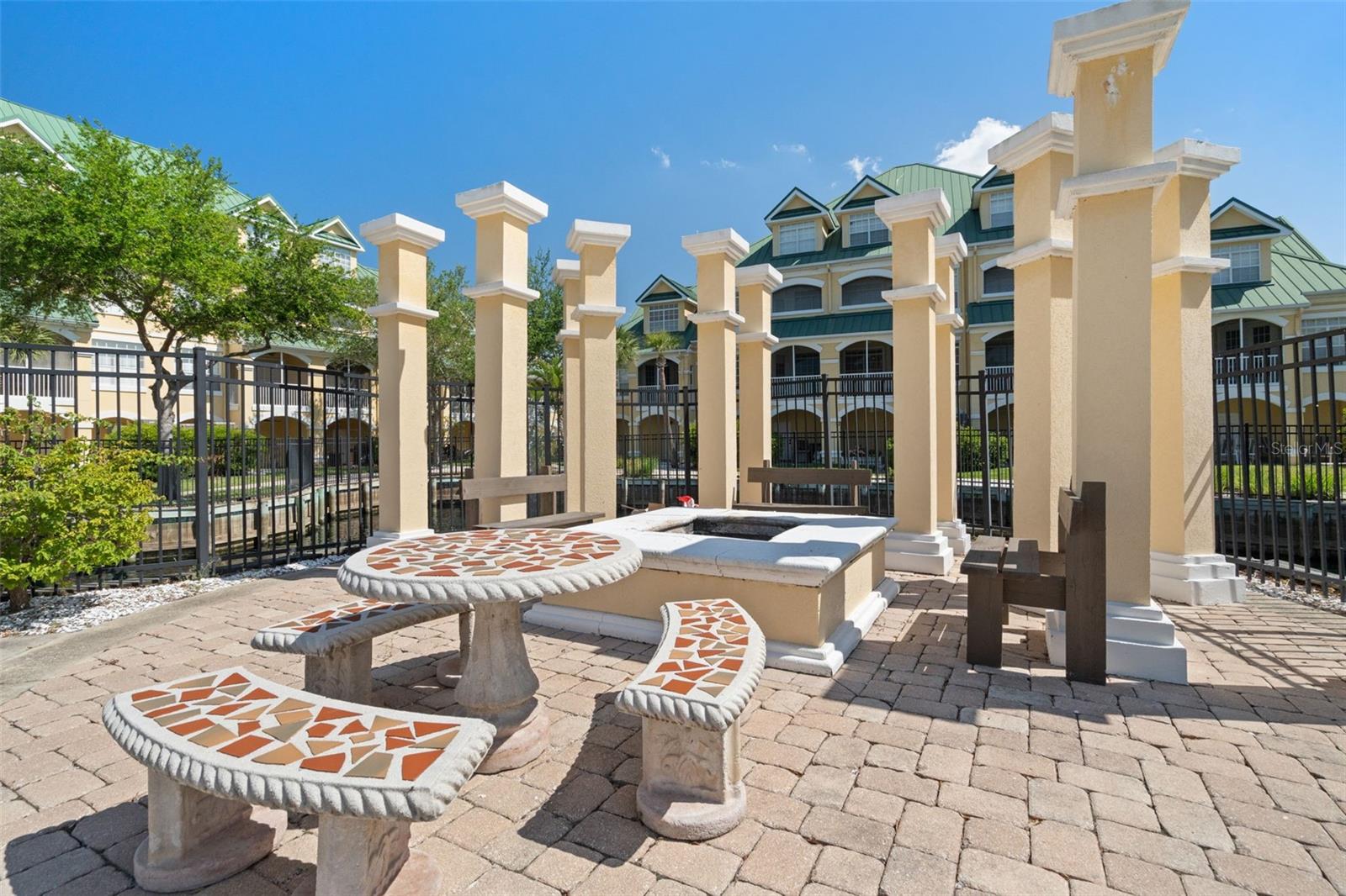 SUNSET BAY TWNHMS - Residential