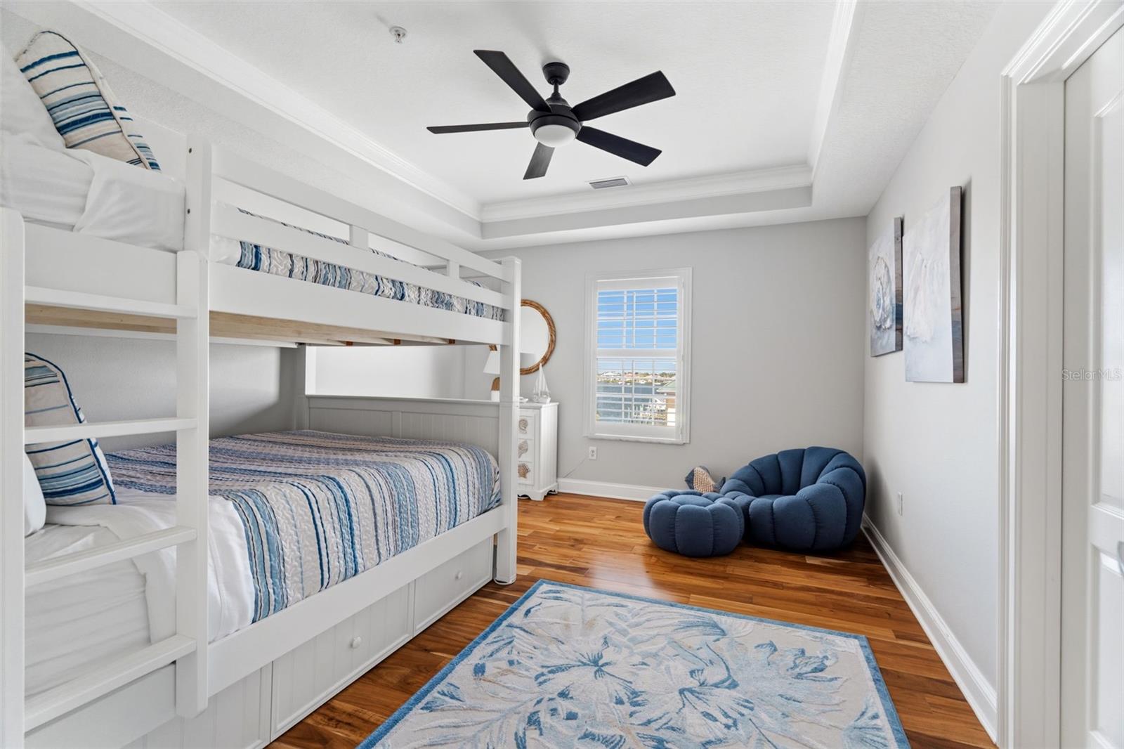 SUNSET BAY TWNHMS - Residential