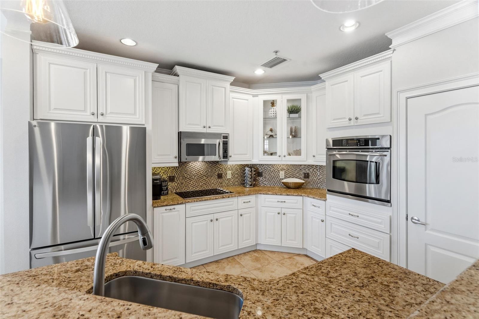 SUNSET BAY TWNHMS - Residential