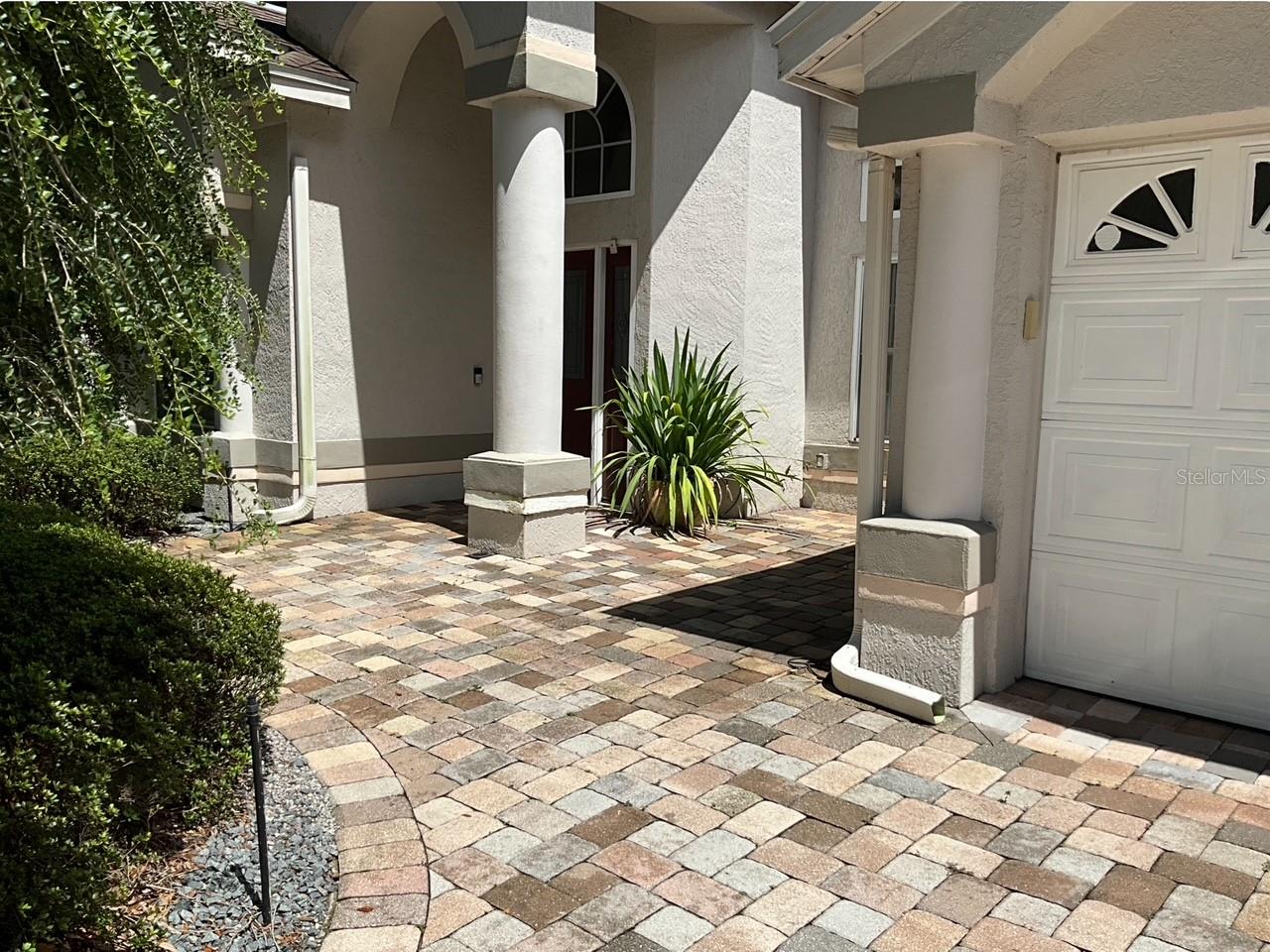 BENTLEY WOODS - Residential