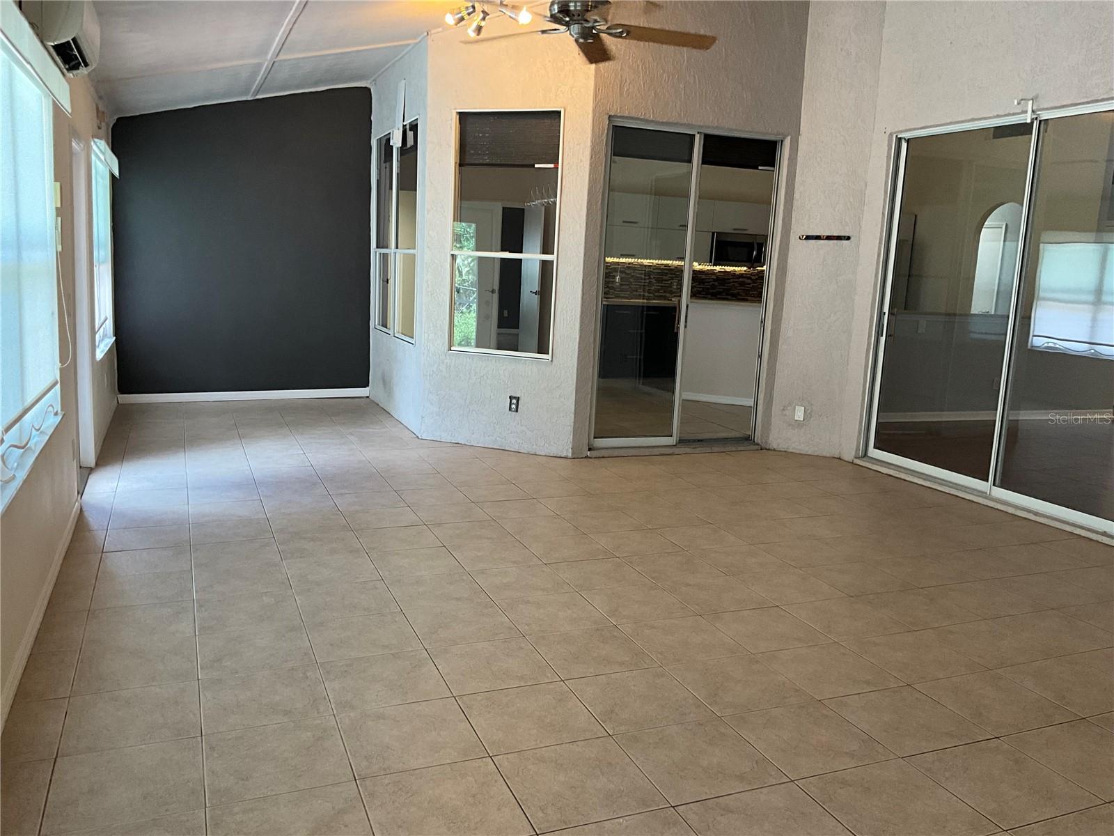 BENTLEY WOODS - Residential