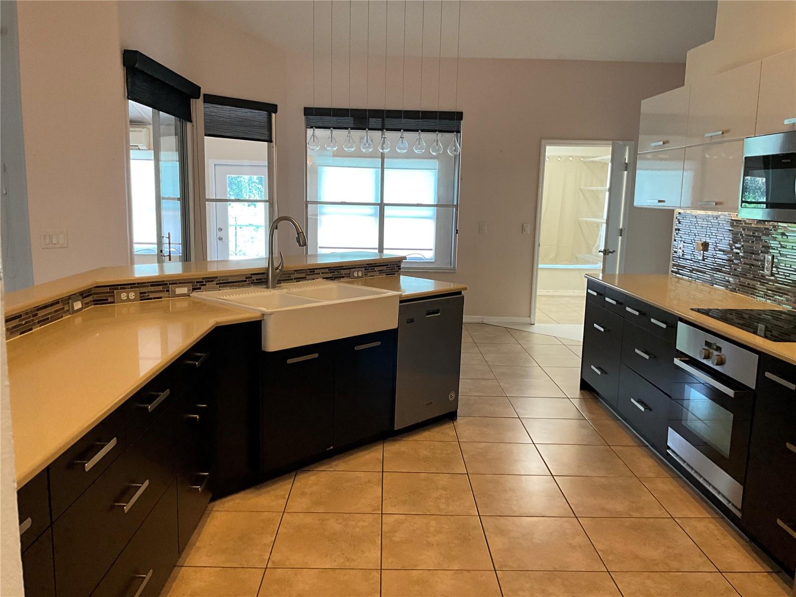 BENTLEY WOODS - Residential