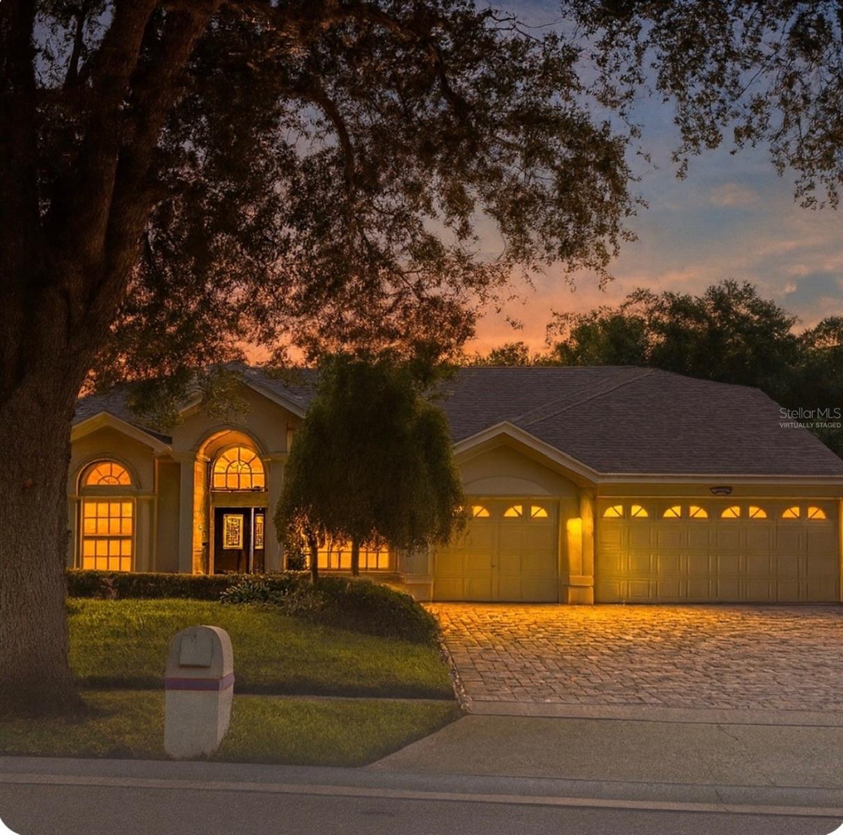 BENTLEY WOODS - Residential
