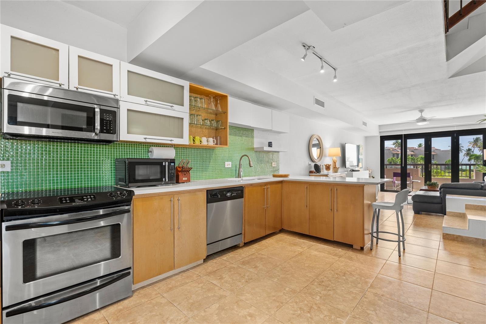 CRESCENT COVE CLUB CONDOMINIUM - Residential