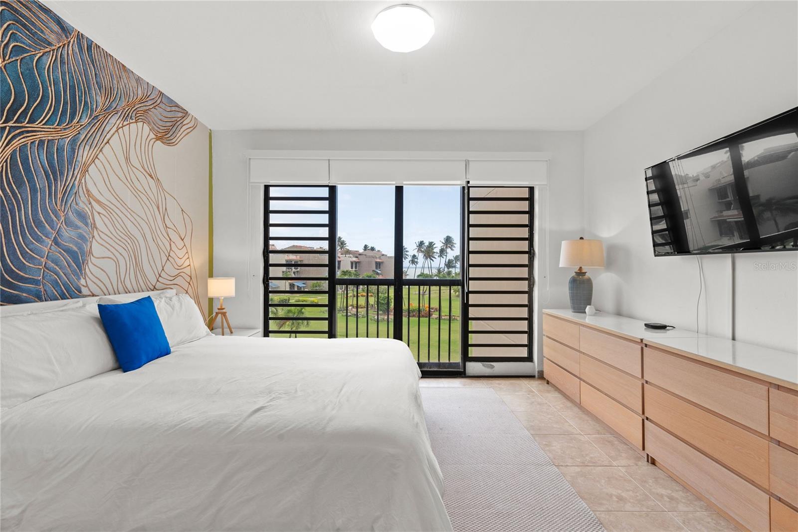 CRESCENT COVE CLUB CONDOMINIUM - Residential