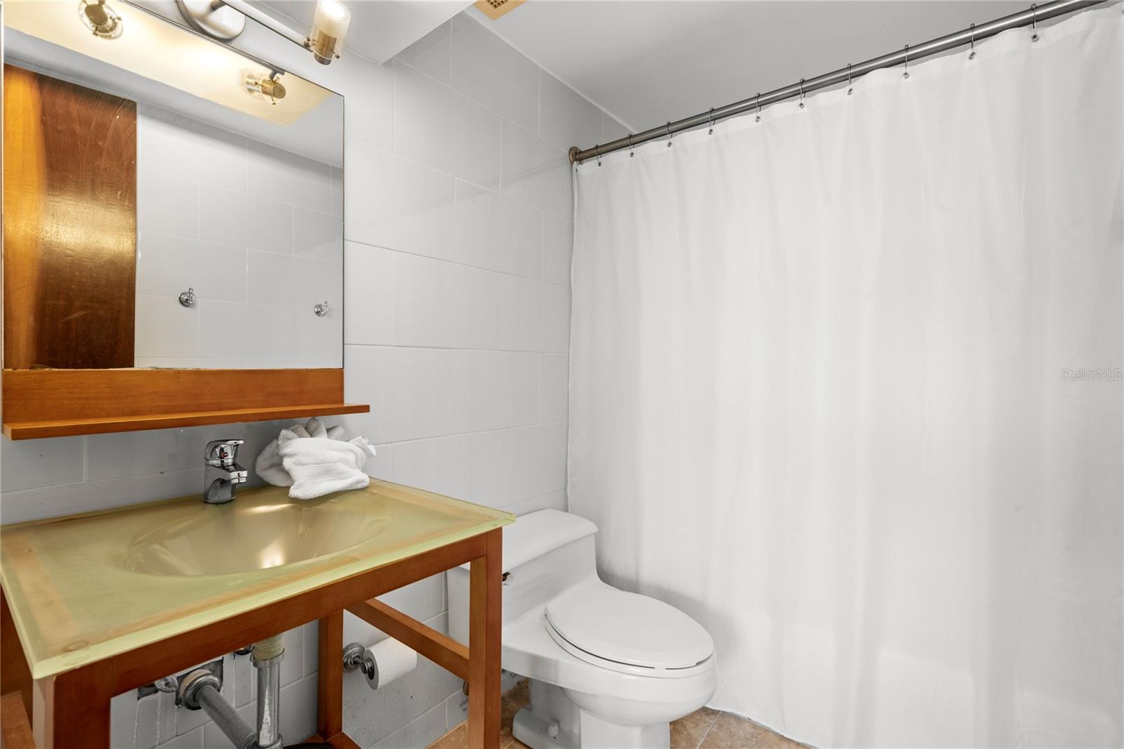 CRESCENT COVE CLUB CONDOMINIUM - Residential