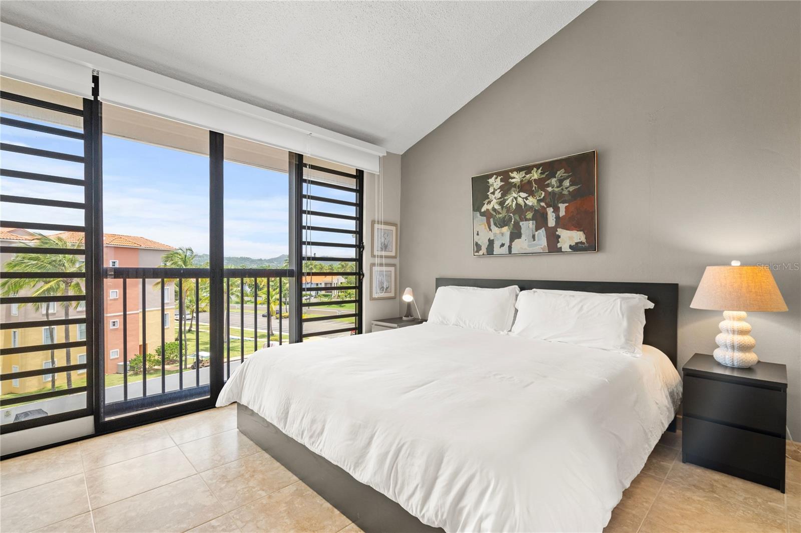 CRESCENT COVE CLUB CONDOMINIUM - Residential