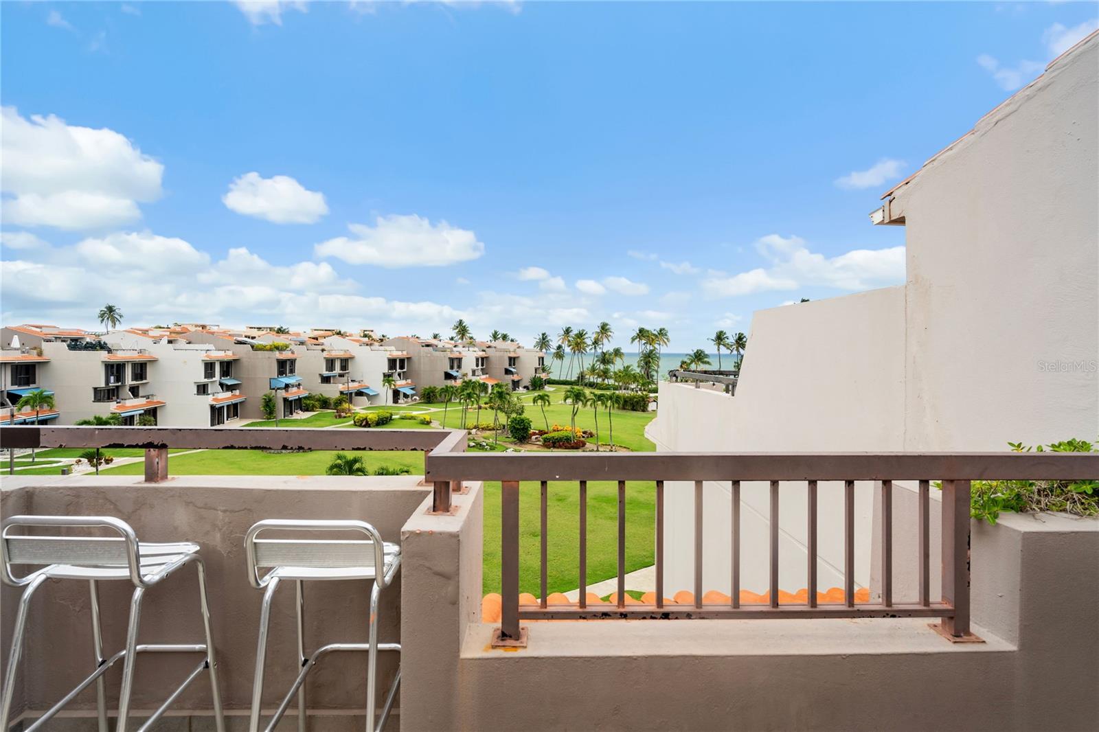 CRESCENT COVE CLUB CONDOMINIUM - Residential