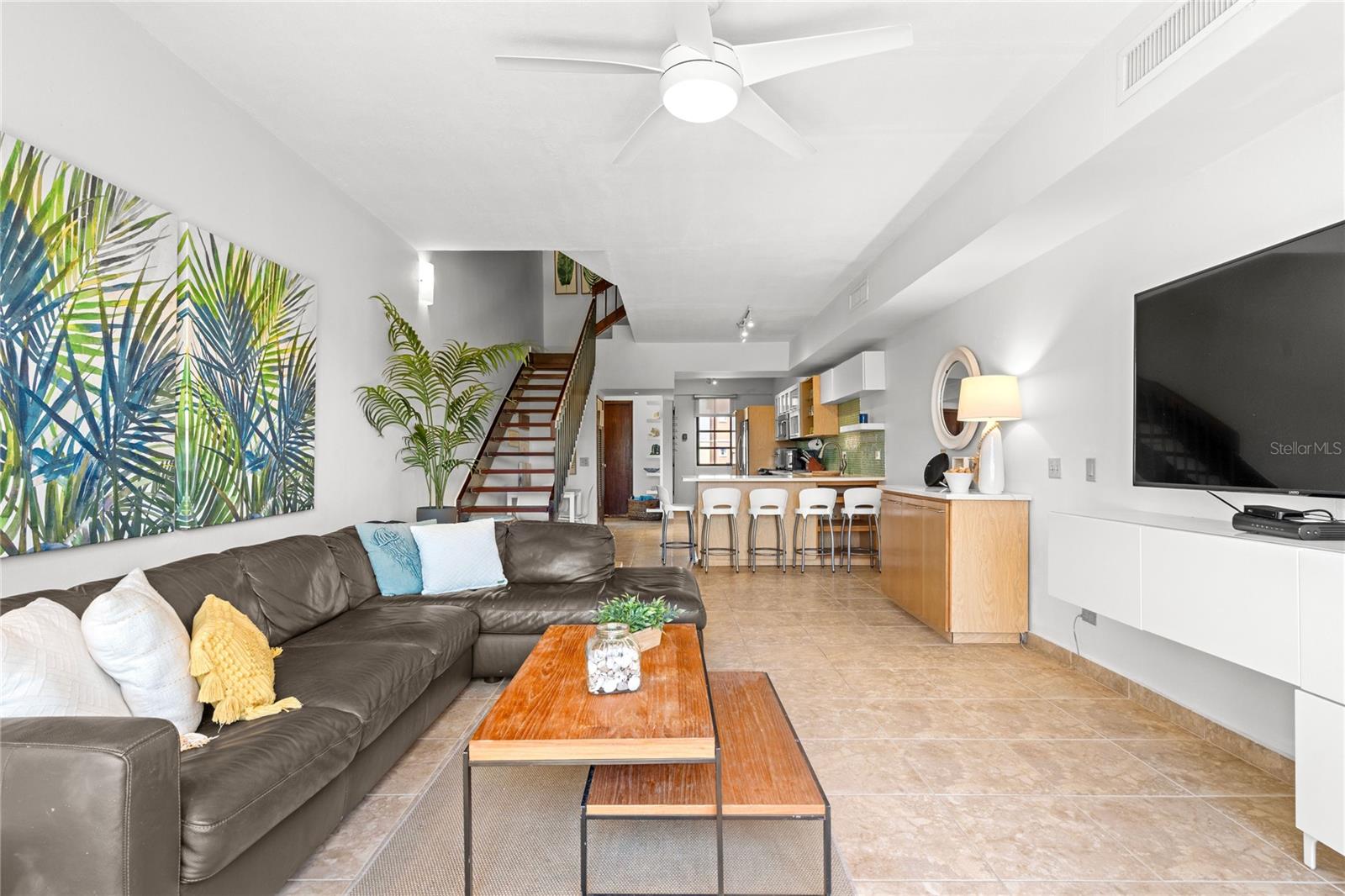 CRESCENT COVE CLUB CONDOMINIUM - Residential