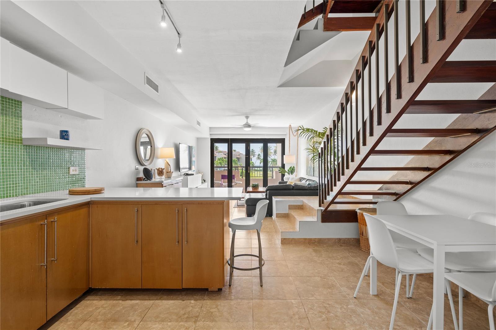 CRESCENT COVE CLUB CONDOMINIUM - Residential