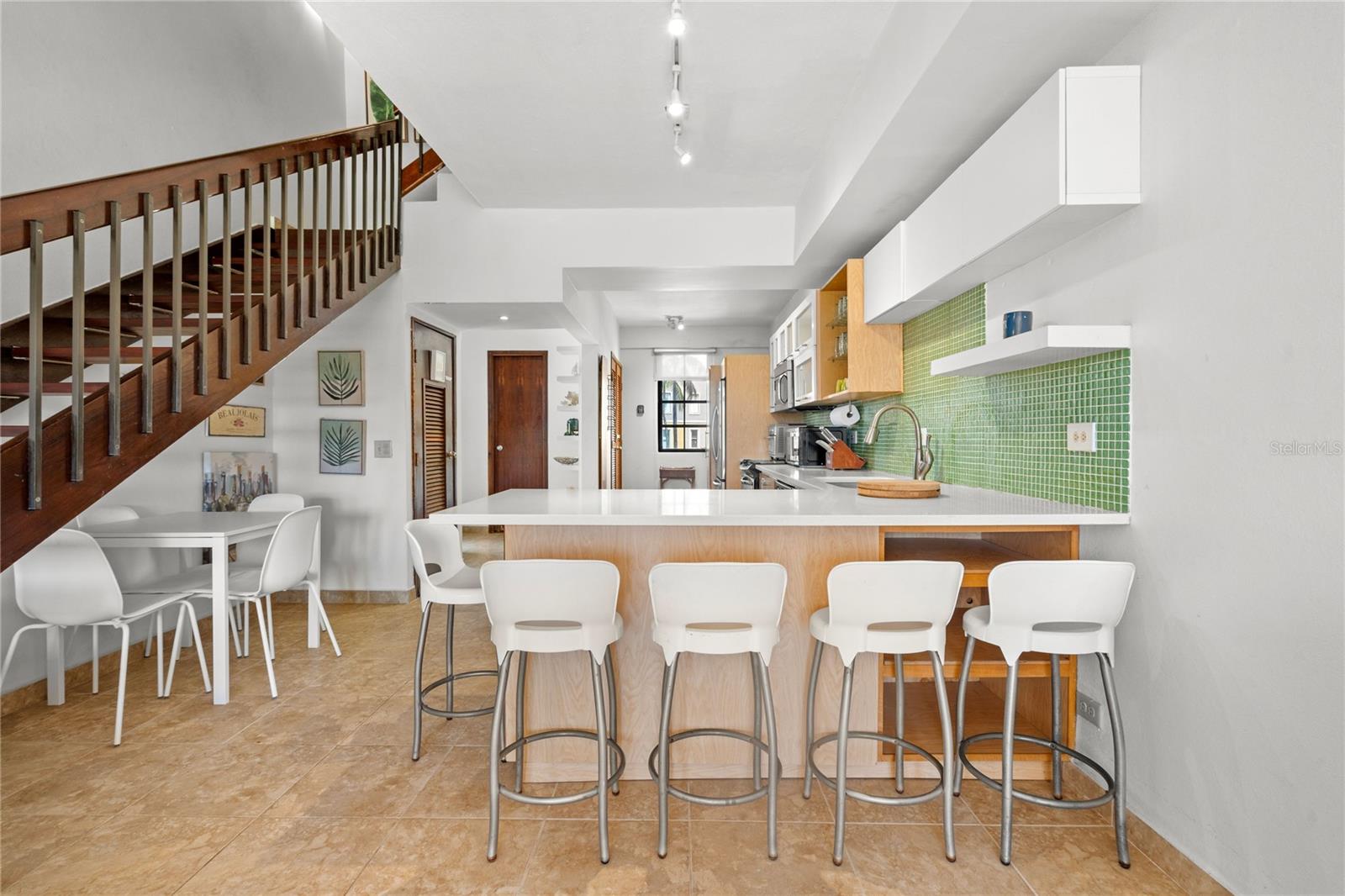 CRESCENT COVE CLUB CONDOMINIUM - Residential