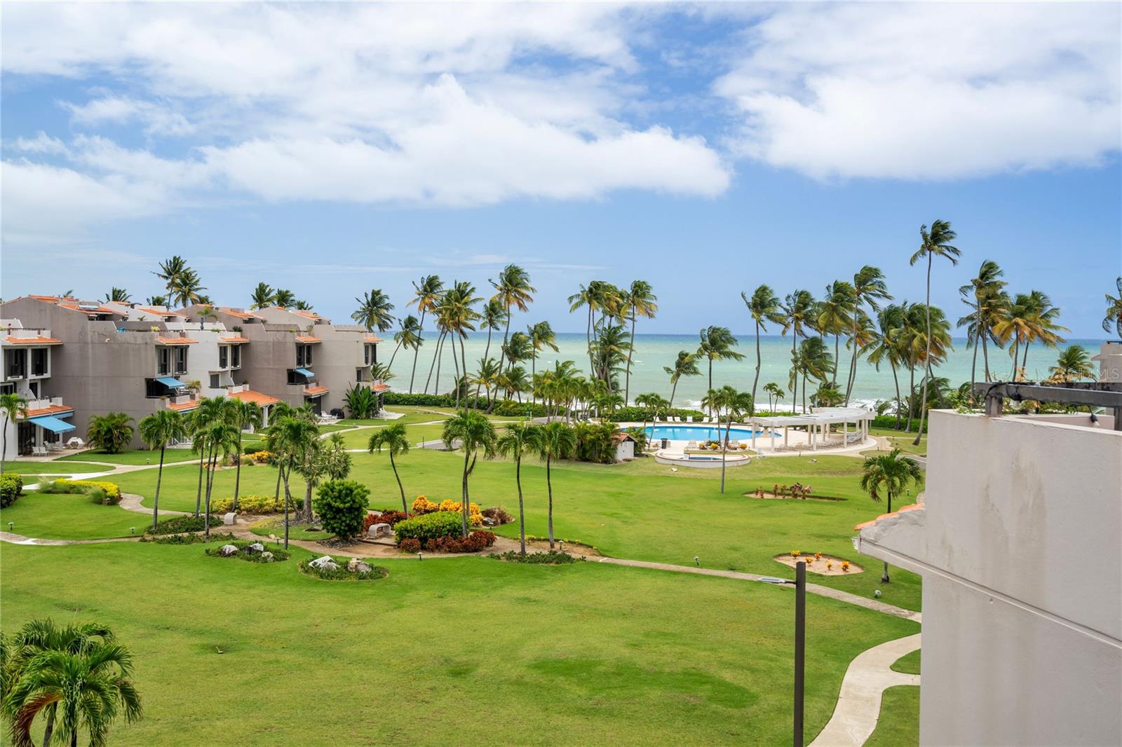 CRESCENT COVE CLUB CONDOMINIUM - Residential