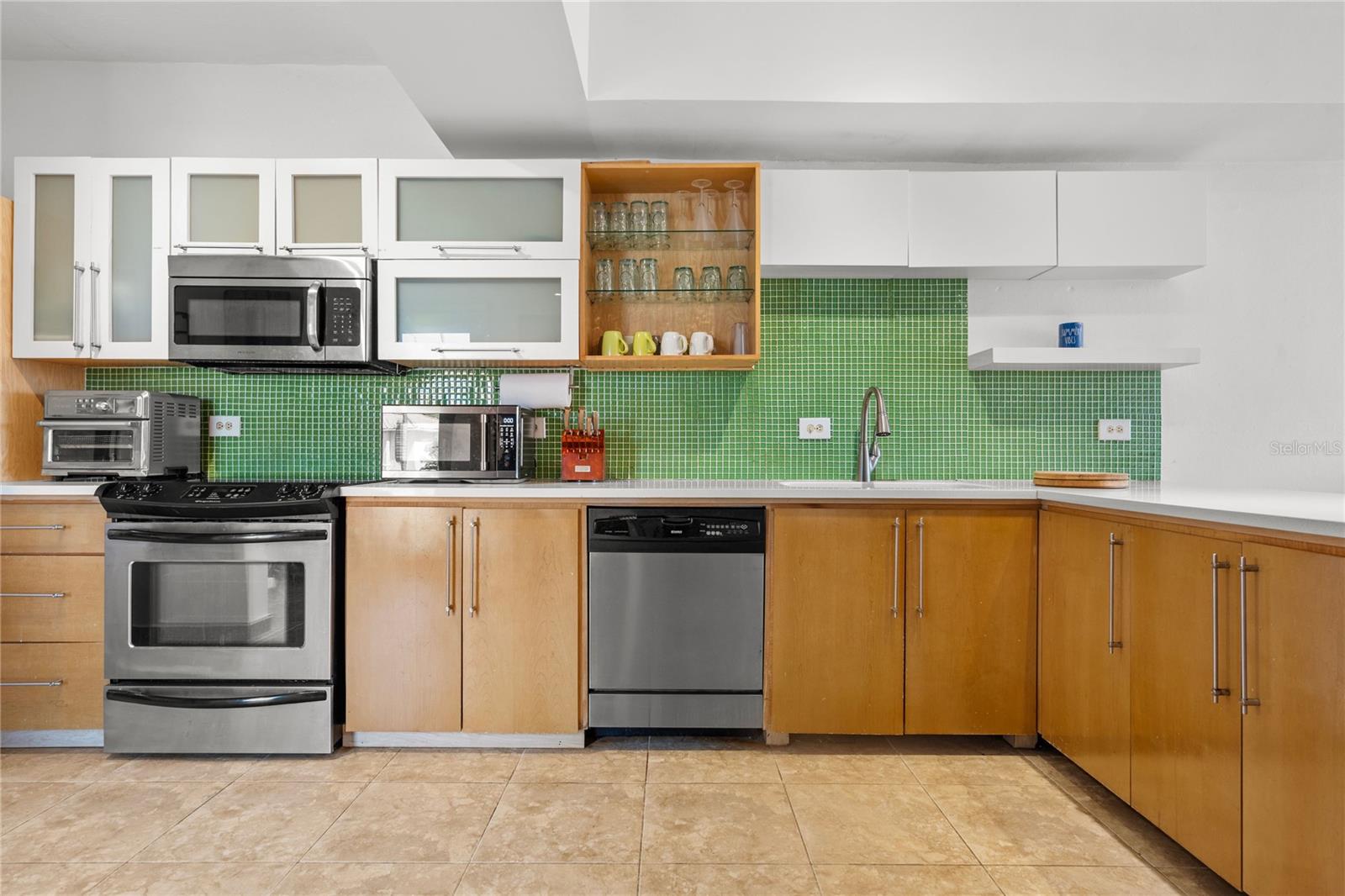 CRESCENT COVE CLUB CONDOMINIUM - Residential