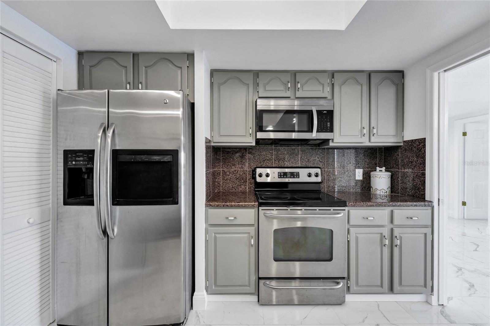 BAY VIEW RESERVE CONDO - Residential