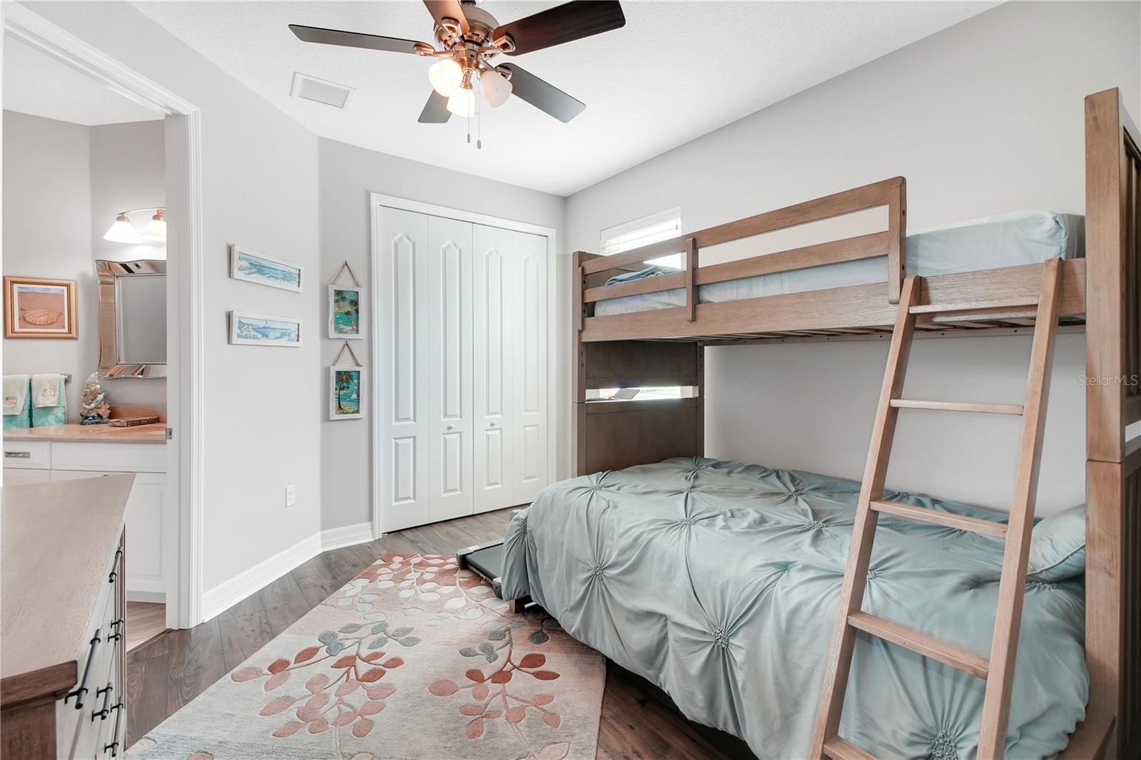 EAST VIEW ESTATES - Residential