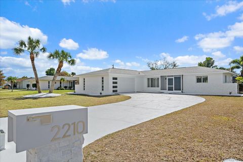 2210 BLACKWOOD DRIVE VENICE FL 34293