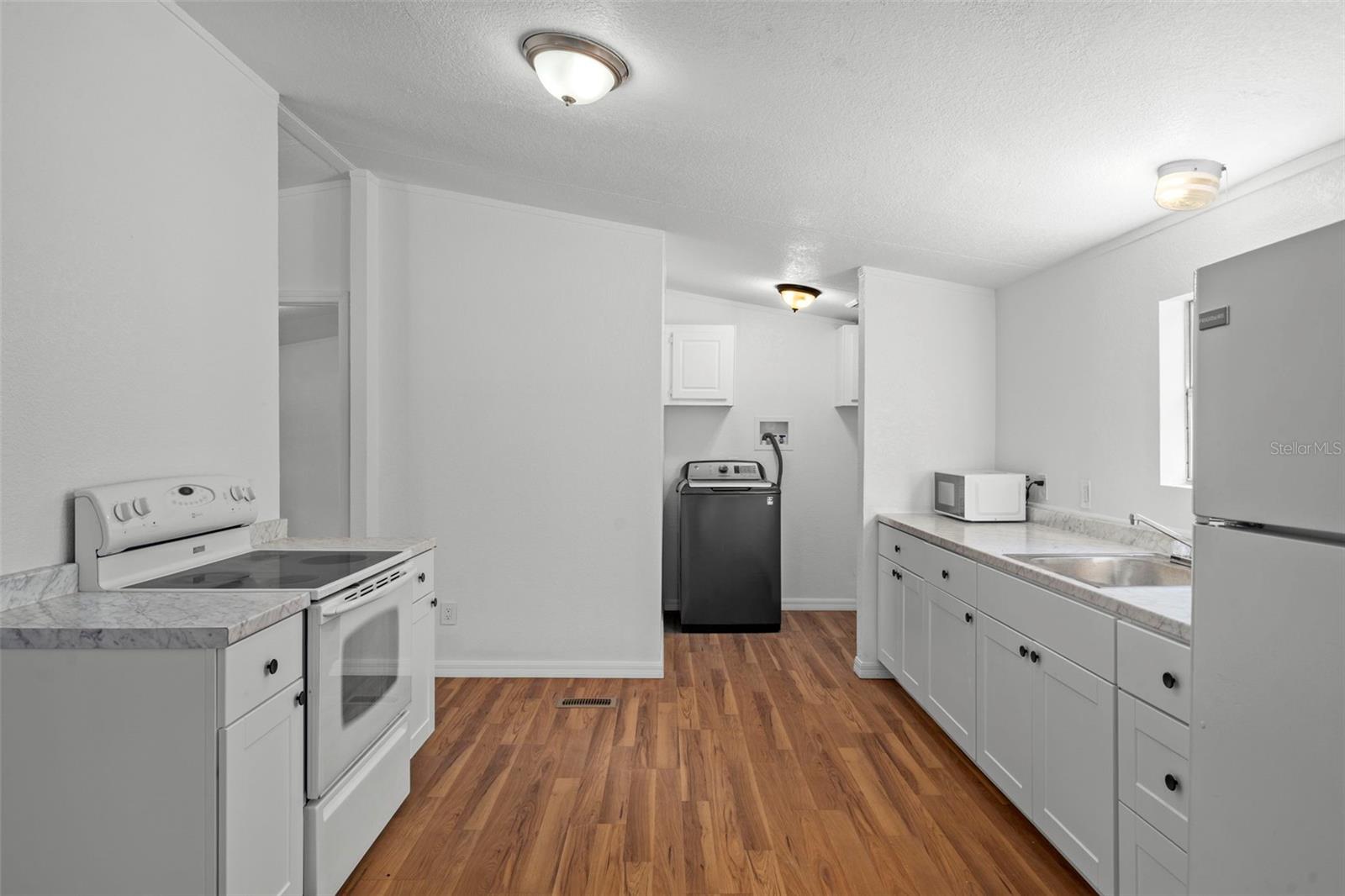 MOON LAKE ESTATES - Residential