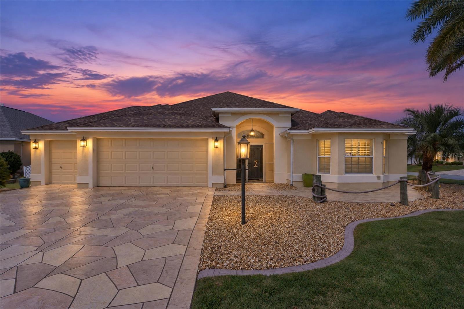 2077 VICKERS PLACE