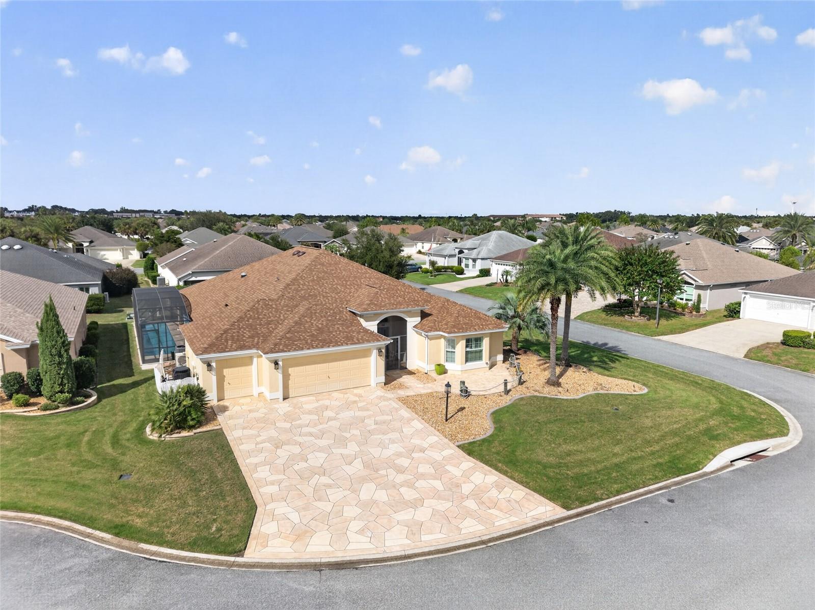 2077 VICKERS PLACE