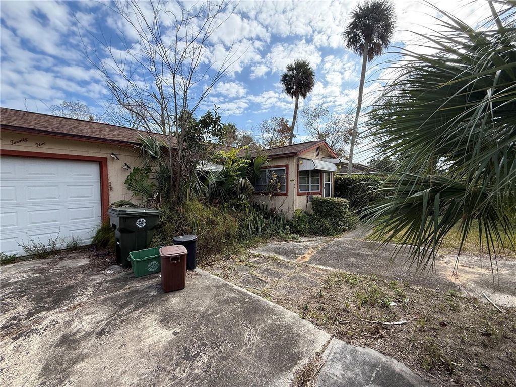 Photo of 525 Pine Street, Daytona Beach, FL 32114 (MLS # O6376519)