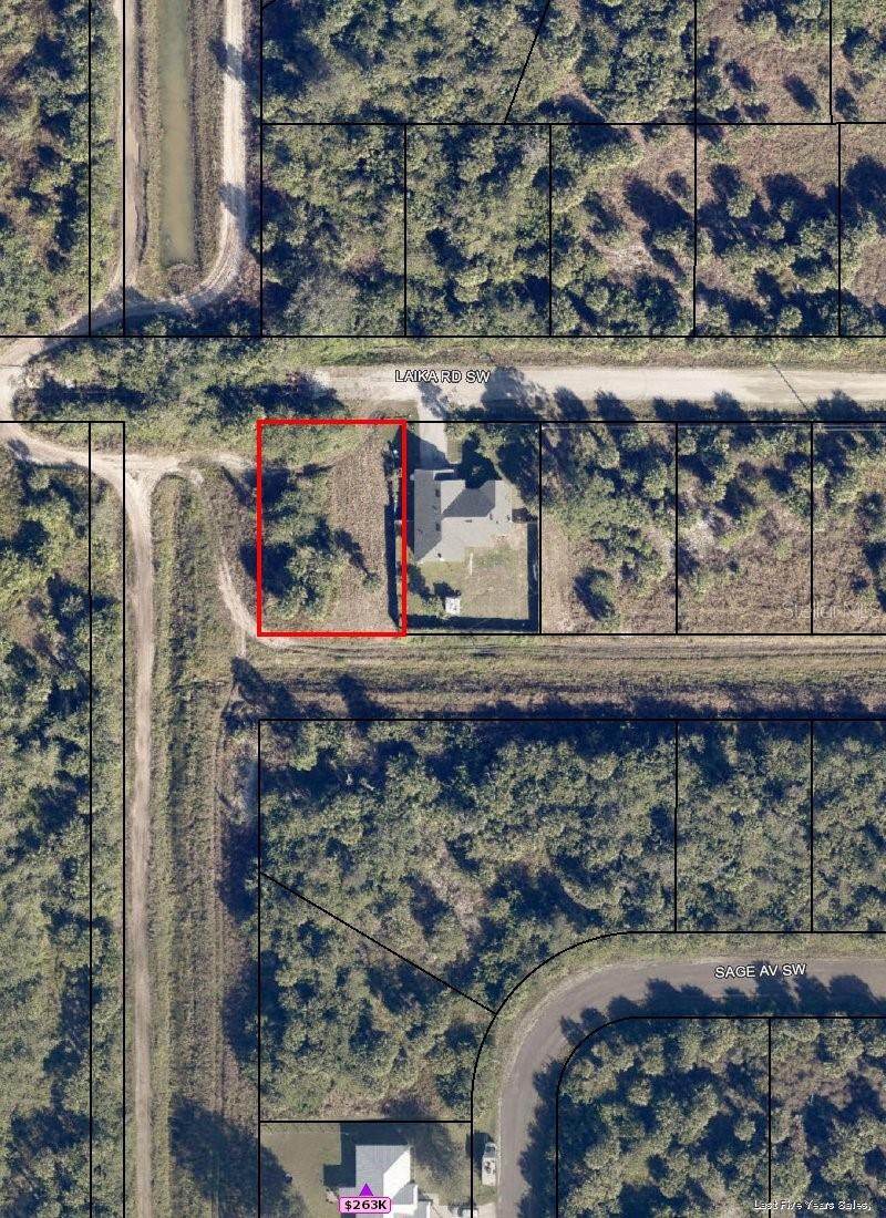 Check out and purchase this QUARTER ACRE LOT in Florida's fastest-growing city! This ELEVATED and DRY parcel offers a solid foundation; perfect for your future construction projects. Ideal for investors and buyers looking to secure an investment opportunity and capitalize on rapid SUBURBAN growth!