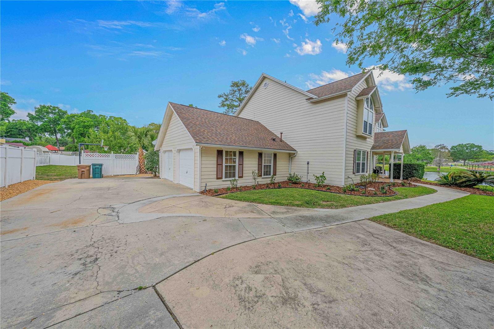 WOODWIND - Residential