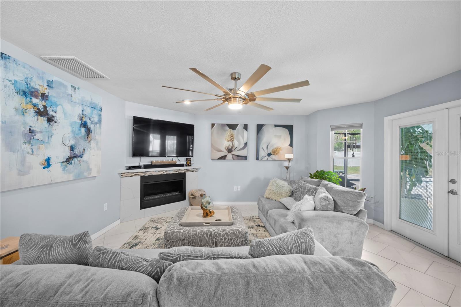 WOODWIND - Residential