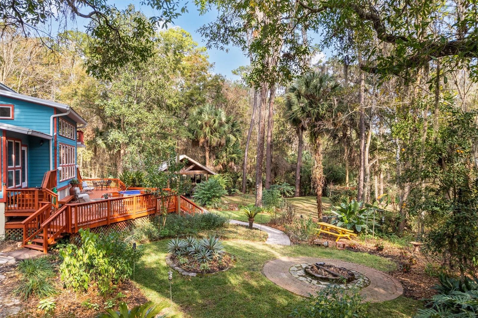 FIRST VIEW ACRES - Residential