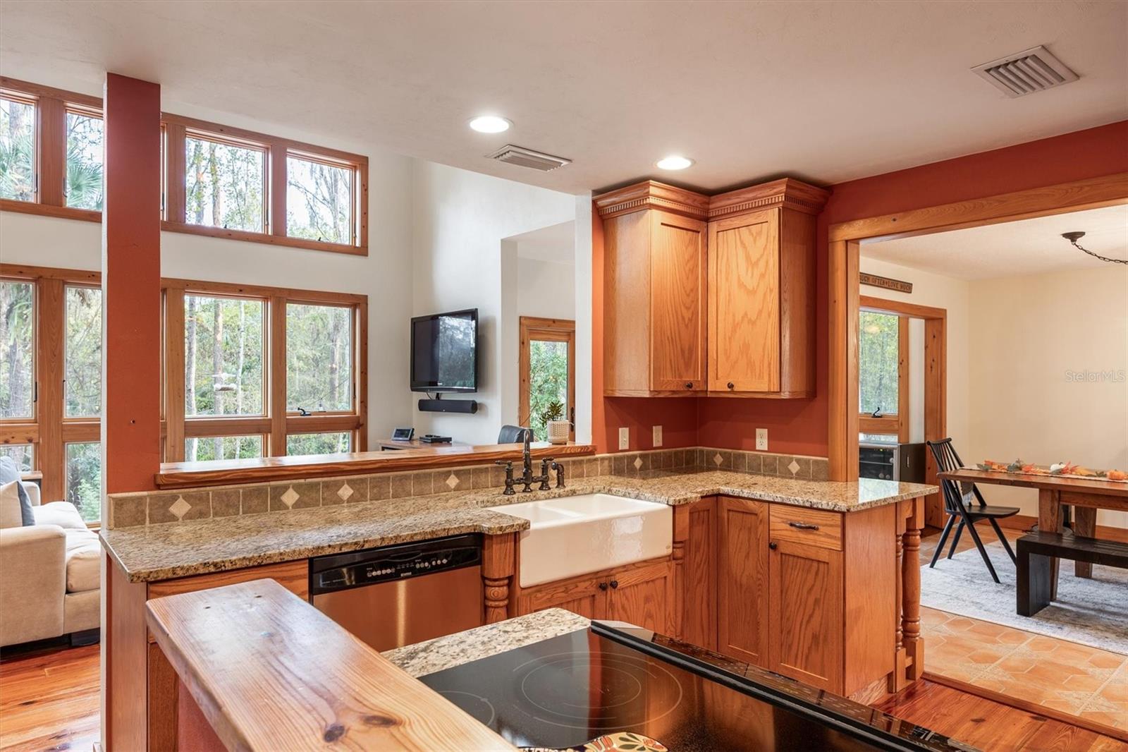 FIRST VIEW ACRES - Residential