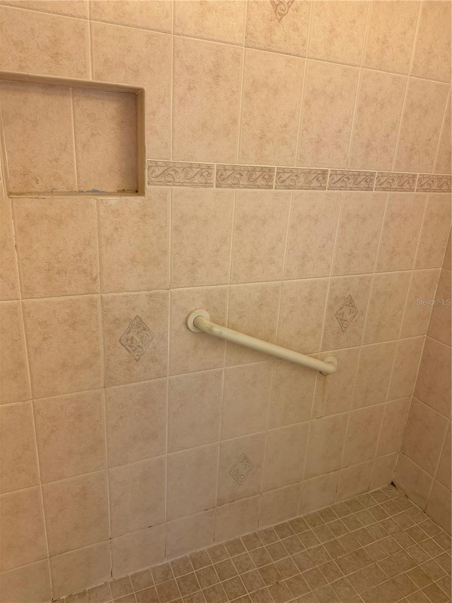 ON TOP OF THE WORLD - Residential